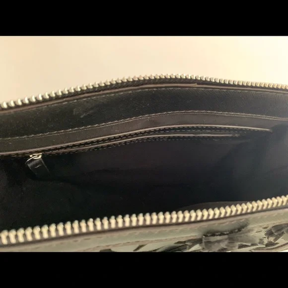 LC Liza Claiborne Black Liza Floral on Gold Tone Background Crossbody Purse - Picture 8 of 12